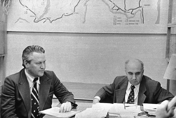 Alexandr Maksakov, diputado comunista de la Duma de Rusia, jefe de la empresa constructora Saratovguesstroi y el autor